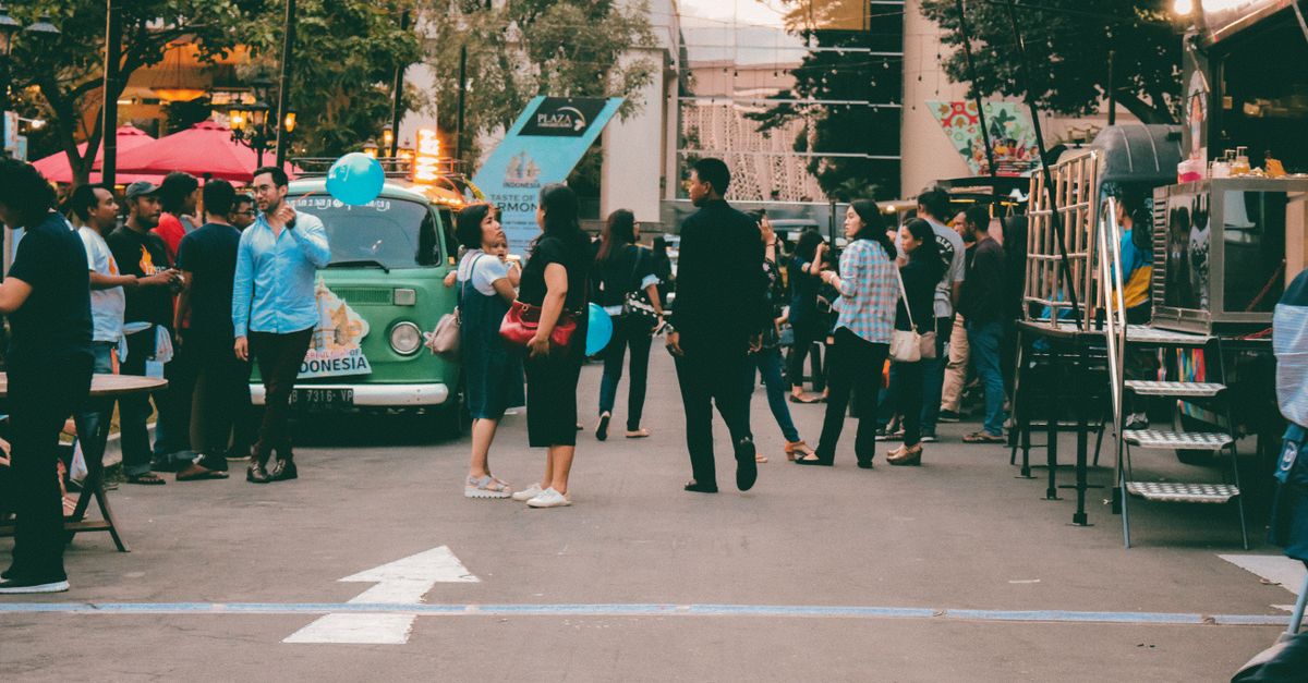 Food truck barbecue installe sur les bords de la Garonne a Toulouse